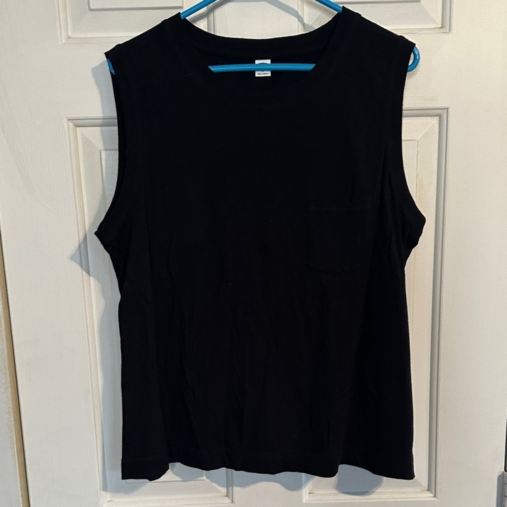 Old Navy Women’s Black tank size large